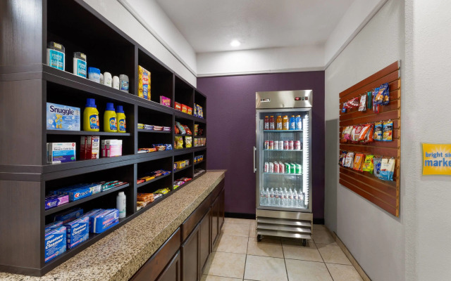 La Quinta Inn & Suites by Wyndham Brownwood