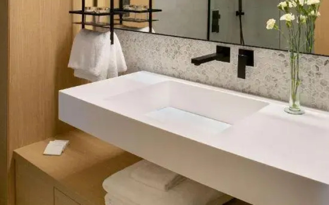 Mercure Larnaca Beach Resort