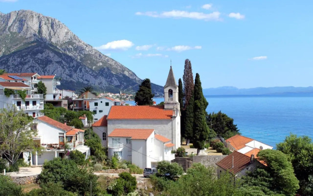 Apartments by the sea Brist, Makarska - 15443