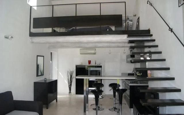 Mas en pierres dans le Luberon