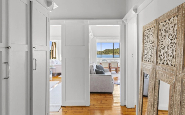 Fairlight 2-bed Apartment Steps From the Beach – Guest Rooms – Sydney