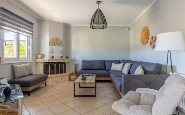Luxury Garden Villa with Heated Pool