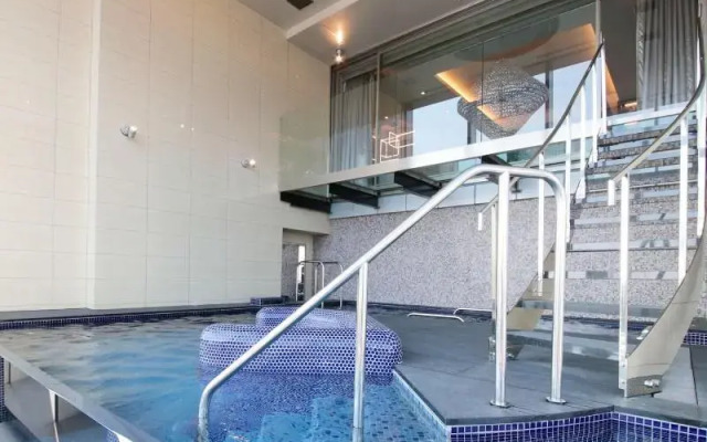 N Hotel