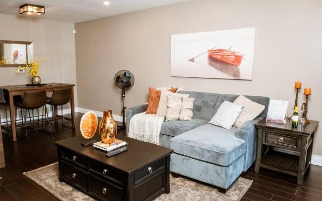 Honey I'm Home Suite 2 bedroom upper level