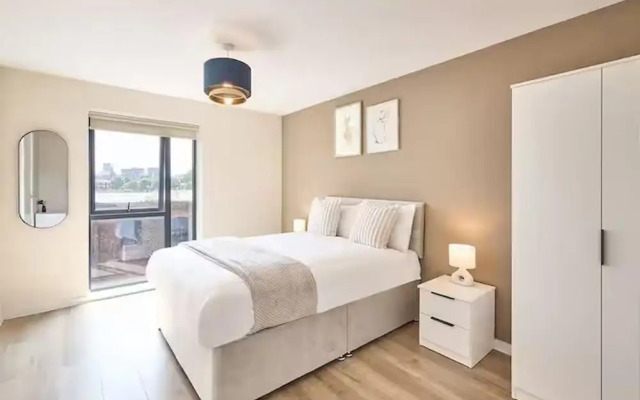 2 Bed Flat - Sleeps 6 - Parking - Wifi