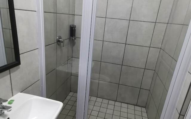 monument western guesthouse