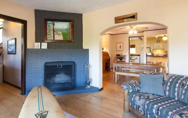 Heartbreak-Rvr/Mt View-4BR/2BA