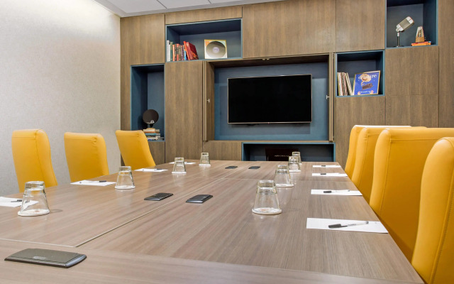 Cambria Hotel Downtown-Center City