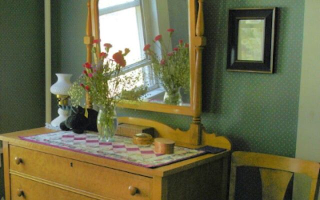 Spruce Moose Lodge and Cottages