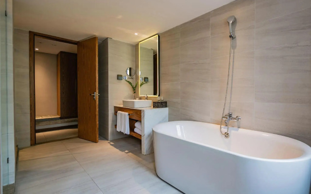 Yitel Collection (Chengdu DuFU Thatched Cottage & Sichuan Provincial People's Hospital  Station）