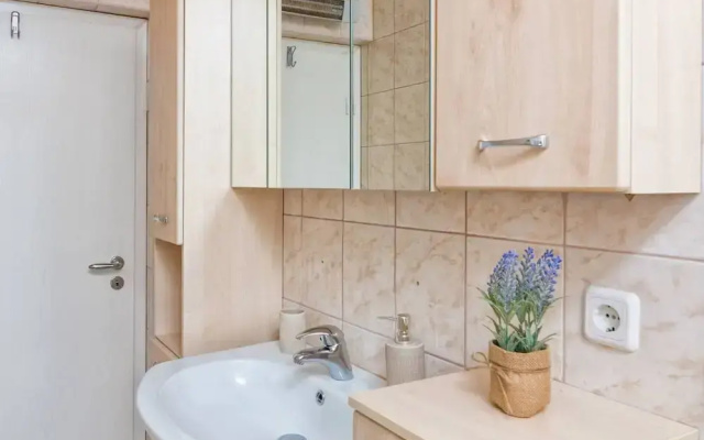 Hidden Gem Holiday Home With Pool in Kastel Stafilic