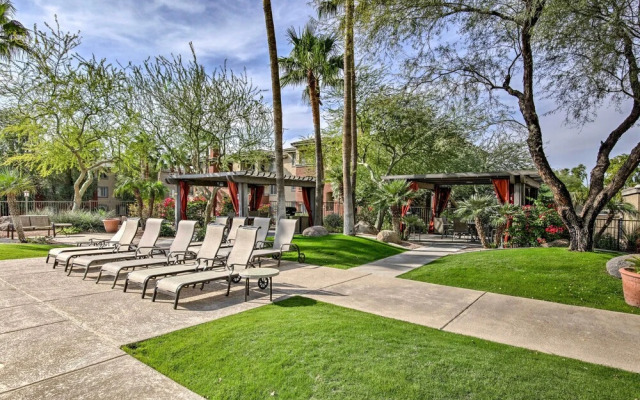 Walk to Papago Park: Central Phoenix Condo