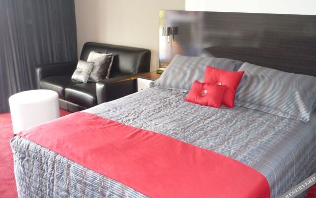 Cattlemans Country Motor Inn & Serviced Apartments