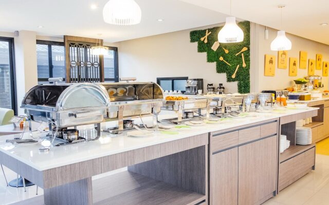 De Hug Hotel & Residence
