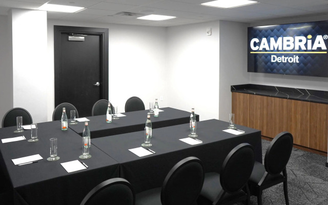 Cambria Hotel Detroit Downtown