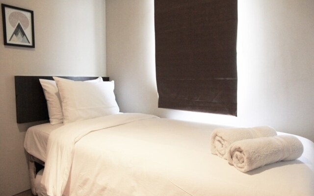 Deluxe and Comfortable The Springlake Summarecon Apartment