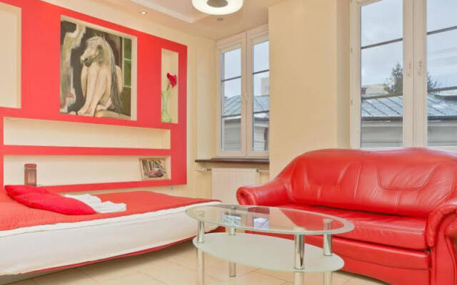 Goodnight Warsaw Apartments