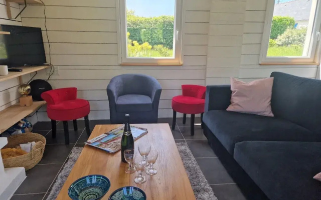 Comfortable Holiday Home on Large Garden Plot in Locquirec