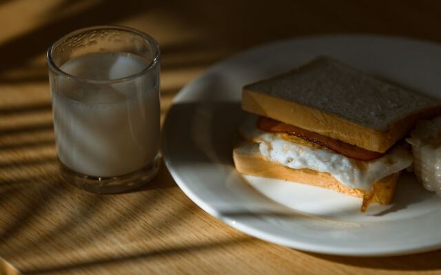 Hotel ibis Luoyang Railway Station