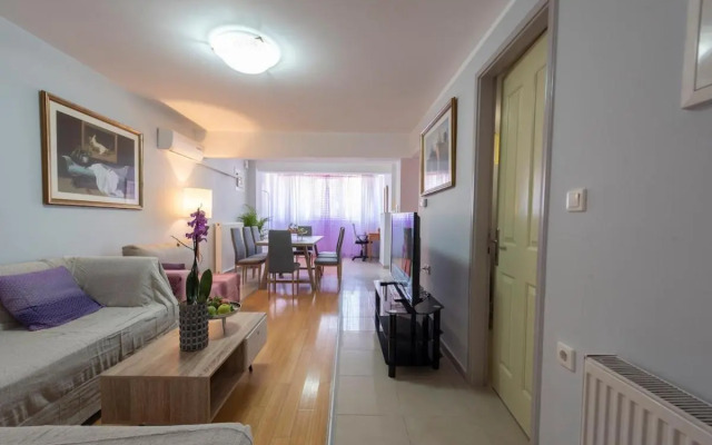 Platon Apartment