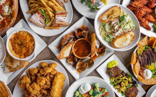 Quality Inn & Suites Atlantic Beach Hotel