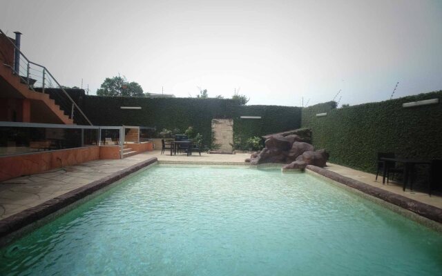 Gestone Hotel & Restaurant