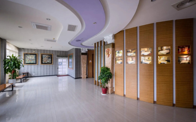 Golden Phoenix Hotel
