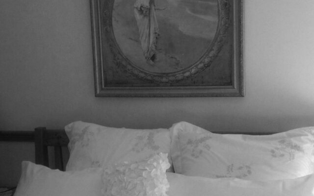 Hawk’s Nest Bed & Breakfast