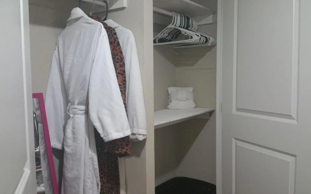 Lodgeur at Houston House