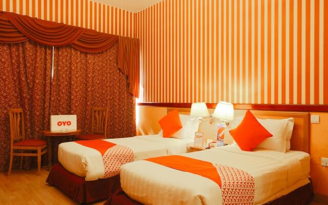 OYO 297 California Hotel