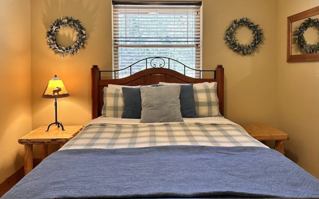 River Song Cabin 3 Bedroom Home