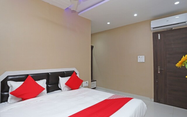 Ashrit Suites by OYO Rooms