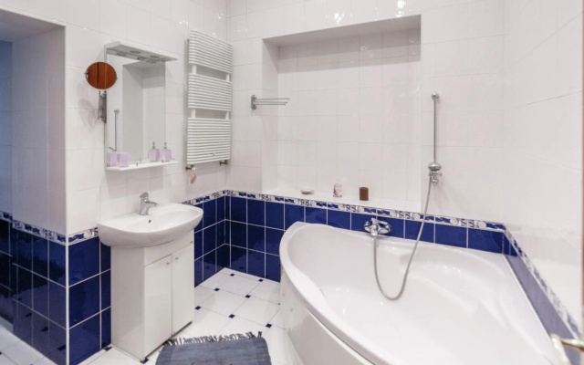 Grand Lviv Apartment I (1 of 3)