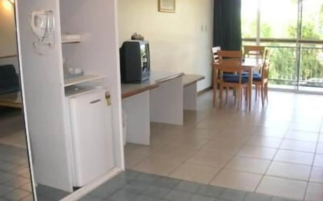 Cairns Holiday Lodge