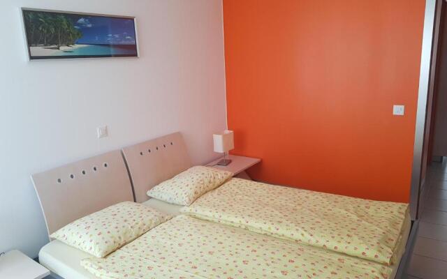 Ferienwohnung Zayetta Orange Cube Nr. 11a