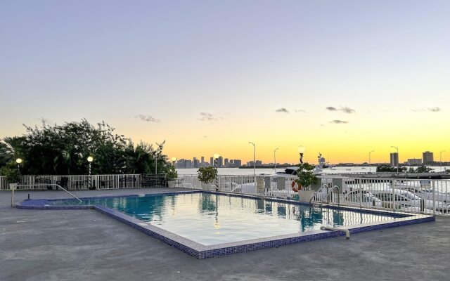 Vista Mar Bay Views Close to Miami Attractions