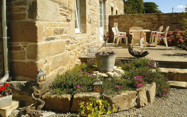 Holiday Home in Lannilis Near Sea