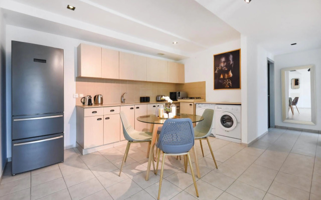 Jaffa Residence by HolyGuest