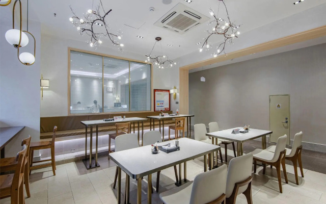 Shenzhen Mint International Apartment