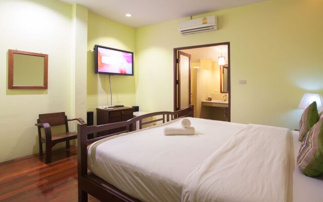 Baan La Poon Hotel