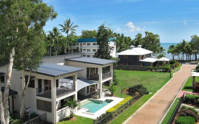 Agincourt Beachfront Apartments