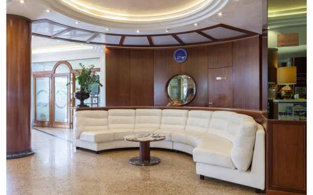Hotel Bristol