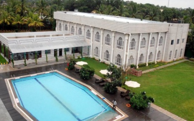 Hotel Naveen Lakeside