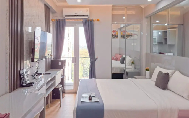 Modern Chic Studio At Sky View Apartment