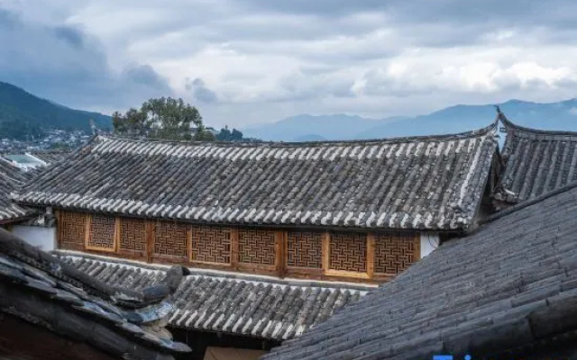 Ruochen Xuyu (Morning's Preface) Lion Hill Naxi Courtyard