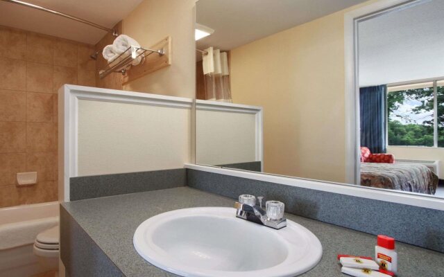 Super 8 by Wyndham Dover