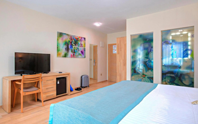 Hotel Aziza