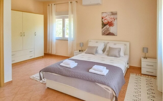 Nice Apartment in Zadar With Wifi
