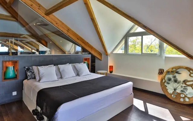 Remarkable 2-bed Apartment in Grand Case