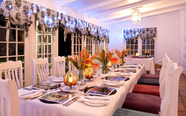 Oaklands Country Manor